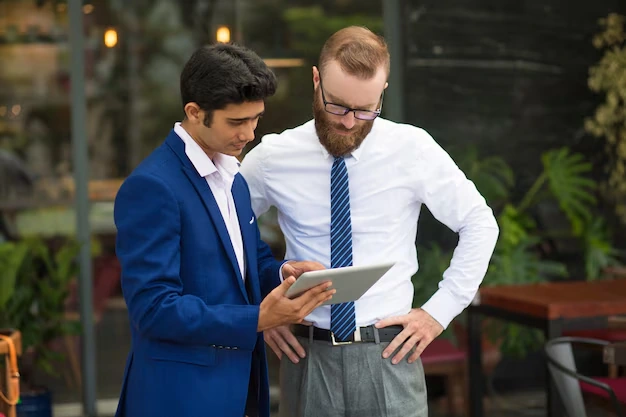 Pay Per Lead Agency For Web Development 15 4. LinkedIn Decision-Maker Prospecting