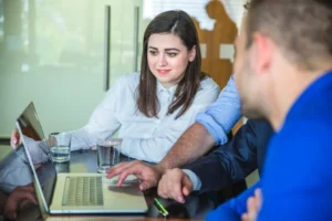 How to Use LinkedIn for Appointment Setting (Like a Cold Outreach Sniper)