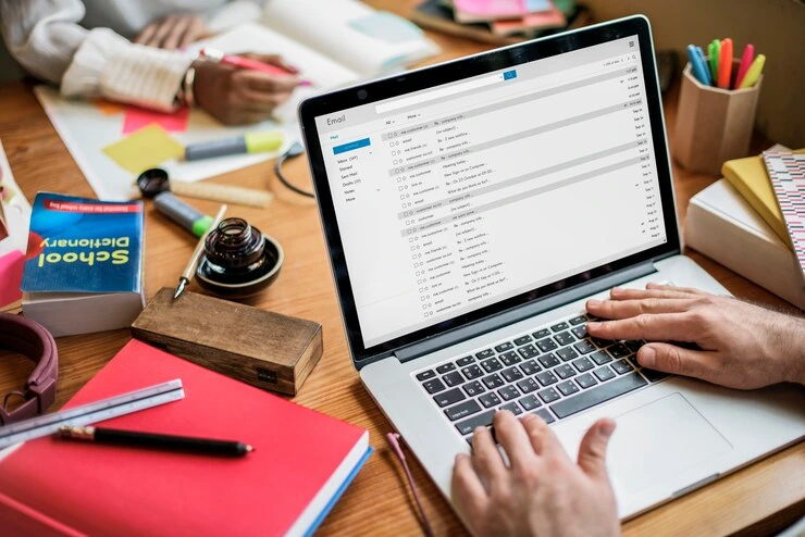 College Email Campaigns Services